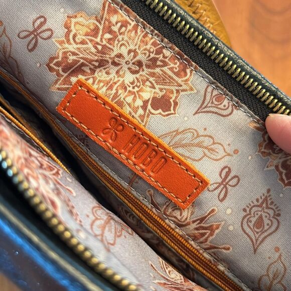 Hobo Cecily Tote Satchel - Picture 8 of 9